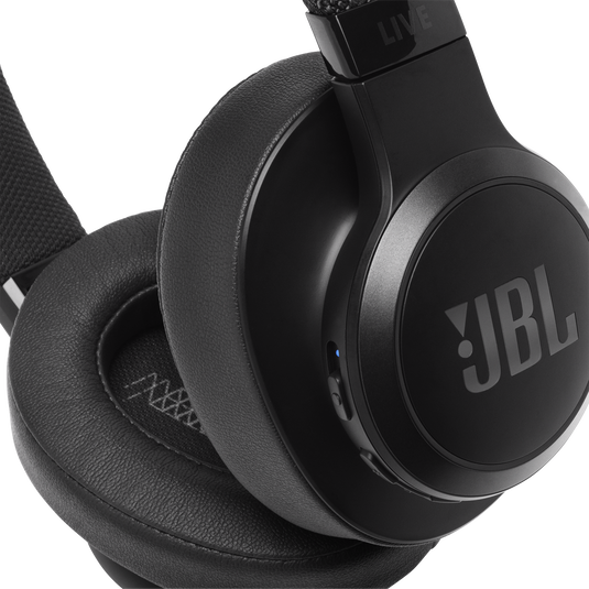 JBL LIVE 500BT - Black - Your Sound, Unplugged - Detailshot 3 image number null